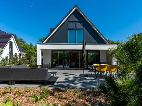 Wellnessvilla met grote tuin aan de rand van het duingebied