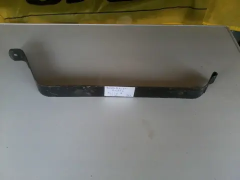 90144687 Beugel brandstoftank rechts Opel Corsa B