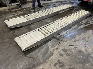 Altec OPRIJPLATEN (RAMPEN) 3,65 METER LANG (bj 2011)