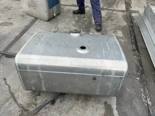 Diversen 460 liter brandstof tank