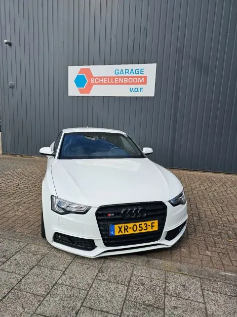 AUDI S5 