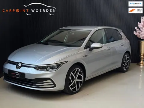 Volkswagen Golf 1.5 eTSI Style DSG | IQ LIGHT | CAMERA | SFEERVERLICHTING