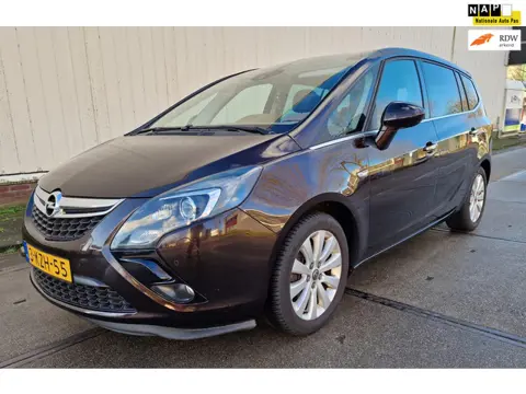 Opel Zafira Tourer 7p. luxe uitvoering nieuwe koppeling, apk en beurt!!