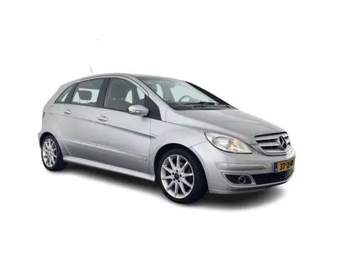 Mercedes-Benz B-Klasse 180 CDI Aut. *LEATHER-FABRIC | AIRCO | CRUISE | COMFORT-SEATS | TOWBAR | 17''