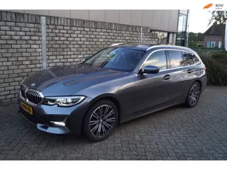 BMW 3-serie Touring 320i High Executive Sport Line Autom Panodak Leder Sportst Stoelverw Navi Camera