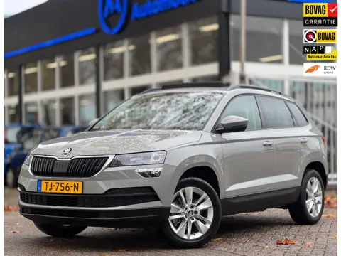 Skoda Karoq 1.0 TSI Pano Navi Apple CarPlay Cruise Nardogrey Boekjes Dealeronderhouden Nieuwe APK