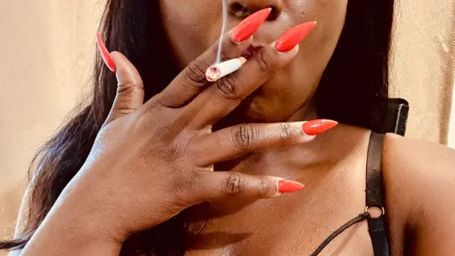 Jennablac #Zaandam, NL Hey Jenna hier! #DOMINANTE beauty