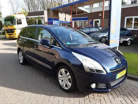 Peugeot 5008 1.6 VTi Airco, LMV, 7-zitter, panoramdak, nieuwe distributie !