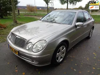 Mercedes-Benz E-klasse 240 Avantgarde AUT! Youngtimer!