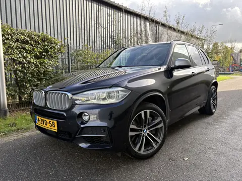 BMW X5 M50d High Executive / AUTOMAAT / PANORAMAK / HARMAN KARDON / CAMERA