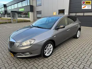 Lancia Delta 1.9-16V Twin-Turbo Oro