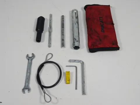 GEREEDSCHAPSET Ducati monster 796 2011 - 2014
