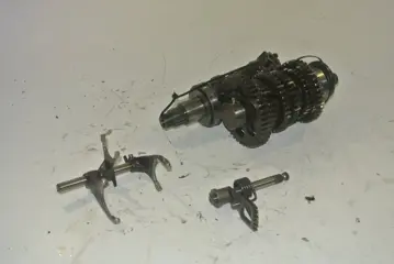 VERSNELLINGSBAK Triumph Sprint ST 955 1999 - 2005