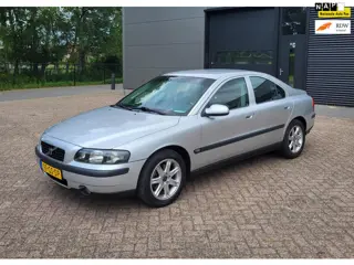 Volvo S60 2.4 Edition Trekhaak,Airco,roestvrij!