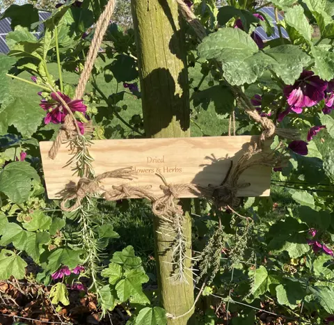KRUIDEN/ BLOEMEN DROOGREKJE DRIED FLOWERS & HERBS
