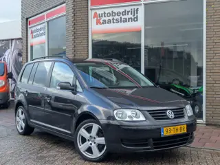 Volkswagen Touran 1.6-16V FSI Optive I - Clima - Cruise -