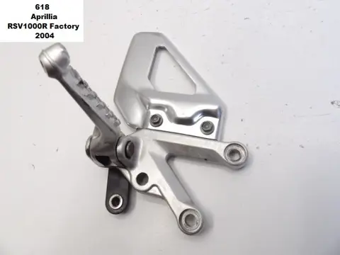 RECHTER SCHETSPLAAT Aprilia RSV 1000 2004 - 2010