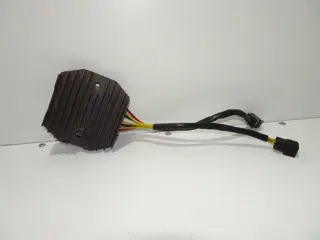 SPANNINGSREGELAAR Triumph Sprint RS 1999 - 2003