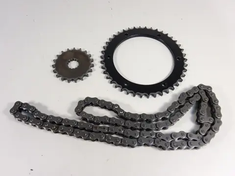 KETTING EN TANDWIELEN SET Triumph Sprint ST 1050 2005 - 2011