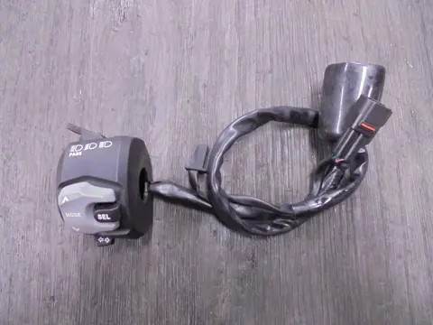 STUURSCHAKELAAR LINKS Suzuki GSX S 750 2017 - 2018