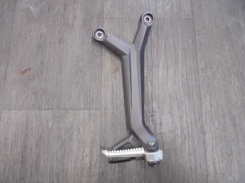 DUO VOETSTEUN RECHTS Triumph Trident 660 2021 - 2023