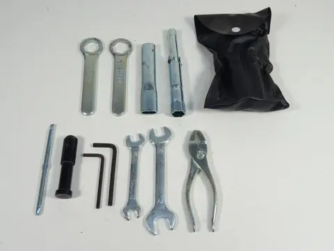 GEREEDSCHAPSET Suzuki DL 650 V STROM 2012 - 2014