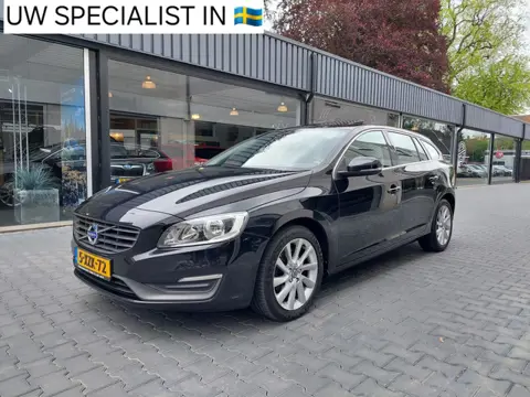 Volvo V60 1.6 D2 Momentum Dak Navi Clima Cruise PDC 17 Inch Telefoon Regensensor Origineel NL Electr