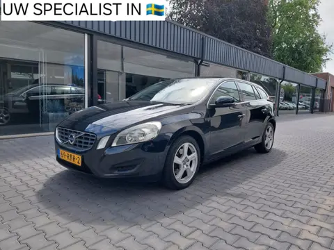 Volvo V60 1.6 T4 Momentum Dealer oh Navi Clima Cruise PDC Telefoon Regensensor Electrisch inklapbare