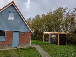Vrijstaand vakantiehuis aan de Waddenzee en natuurgebied Utopia