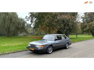 Saab 900 SOLD. Your Classic Car.