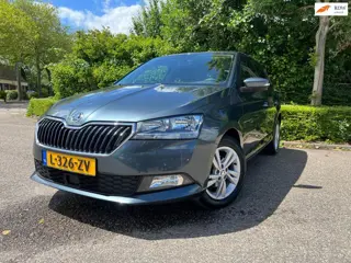 Skoda Fabia 1.0 TSI Online Edition / Apple Carplay / parkeer sensoren