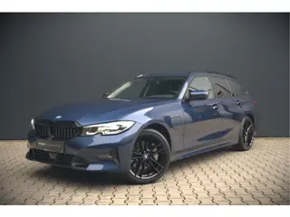 BMW 3 Serie Touring 330e High Executive Sportline | Keyless | PDC | Leer | Hifi | Ambiance Verlichti