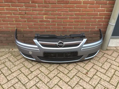 Voorbumper Opel Corsa C 93174593