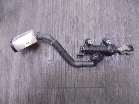 REMPOMP ACHTER Honda CBR 650 R 2021 - 2024