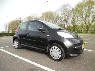 Peugeot 107 1.0-12V XS (bj 2008)