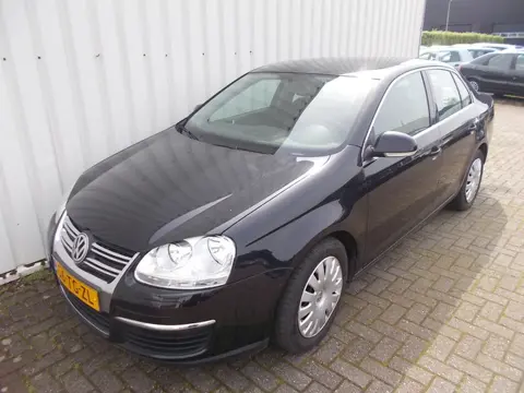 Volkswagen Jetta 2.0 FSI Comfortline ( APK KEURING BIJ AFLEVERING! )