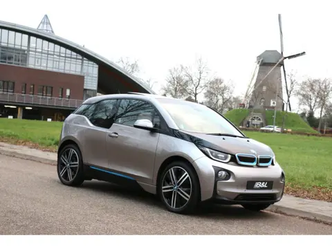 BMW I3 22 kWh 60Ah 170Pk Full Option 1e eigenaar Panoramadak Adaptive Cruise Controle Camera Groot s