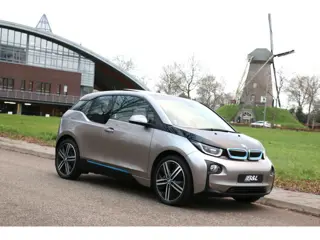 BMW I3 22 kWh 60Ah 170Pk Full Option 1e eigenaar Panoramadak Adaptive Cruise Controle Camera Groot s