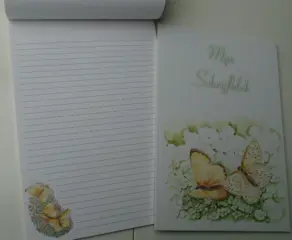 SCHRIJFBLOK VLINDERS A4 GELIJND PAPIER MET DECOR.