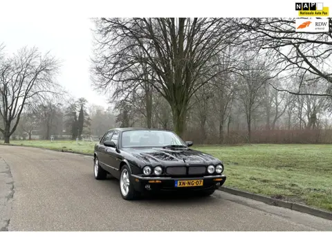 Jaguar XJ 3.2 V8 SOLD Your Classic Car.