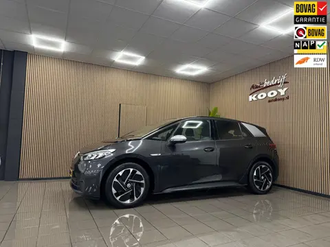 Volkswagen ID.3 First 58 kWh * 1e Eig / Dealer onderhouden / Navigatie / SOH 90 % / NL Auto *