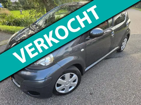 Toyota Aygo 1.0-12V Comfort Navigator/Automaat/Airco/5drs/APK 11-'26