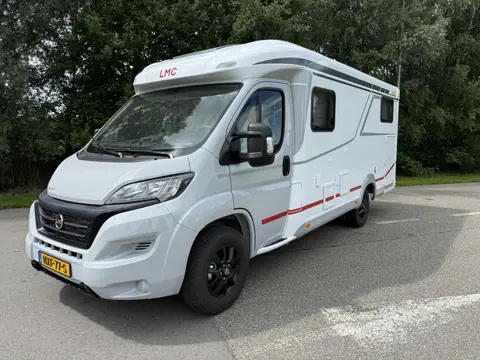 LMC CRUISER V646 G NIEUW 2025 CAMPER 140PK THULE TV BTW 0KM