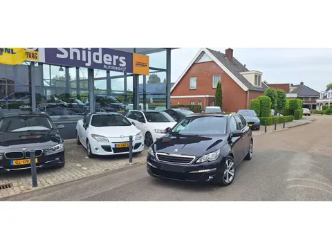 Peugeot 308 1.2 PureTech Allure PANO/NAVI