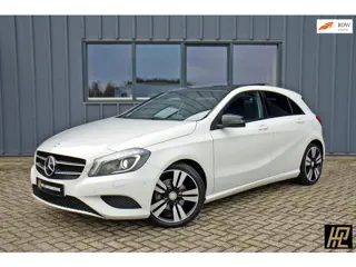 Mercedes-Benz A-klasse 180 Ambition * Xenon * Panoramadak * Night Pakket * 18" * Mooie auto