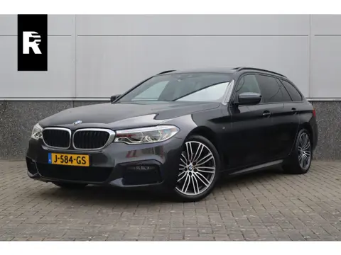 BMW 5 Serie Touring 520i High Executive M-Sport Leder dashboard / Pano / Individual / Camera / 19inc