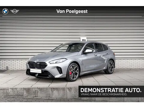 BMW 1 Serie 120 M Sportpakket Pro / Premium Pack / Getinte ruiten / Stuurwielrand verwarmd / Comfort