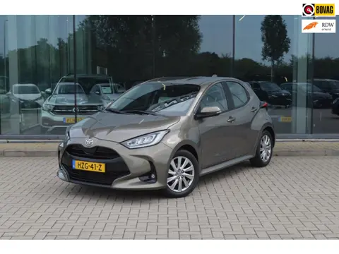 Toyota Yaris 1.5 VVT-i Dynamic | Verwarmde voorstoelen | Verwarmd stuurwiel | Led