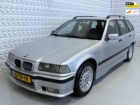 BMW 3-serie Touring 323i Sport Edition uit 1e familie! (1999)