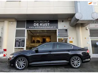 Volkswagen PASSAT 2.0 TSI DSG 2020 R-Line Leder ACC